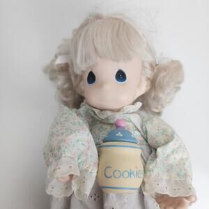 Vintage 1994 Katlyn #1036 Precious Moments Girl Holding Cookie Jar Playable Doll